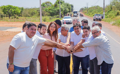 Rafael Fonteles recupera rodovias em vários municípios do Norte do Piauí